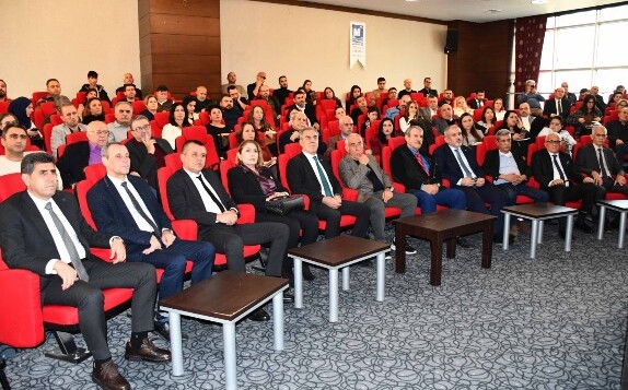 İTSO’nun Ev Sahipliğinde Muhasebeciler Odası Tarafından İnşaat, Vergi ve Muhasebe Uygulamaları’ Konulu Bilgilendirme Semineri Düzenlendi
