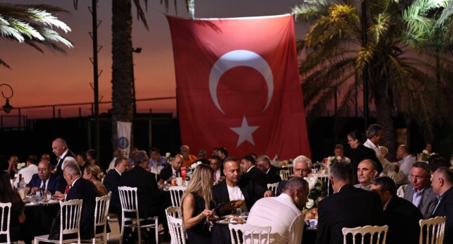 İTSO’dan Türkiye’nin Dev Sanayi ve İhracat Firmalarına Plaket